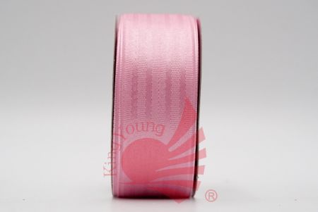 Гудзикова сатинова тканина з гудзиковими стрічками_світло-рожева